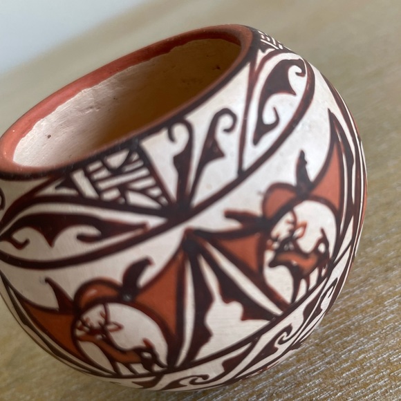 Miniature Zuni Heart Line Deer Olla - Picture 9 of 14